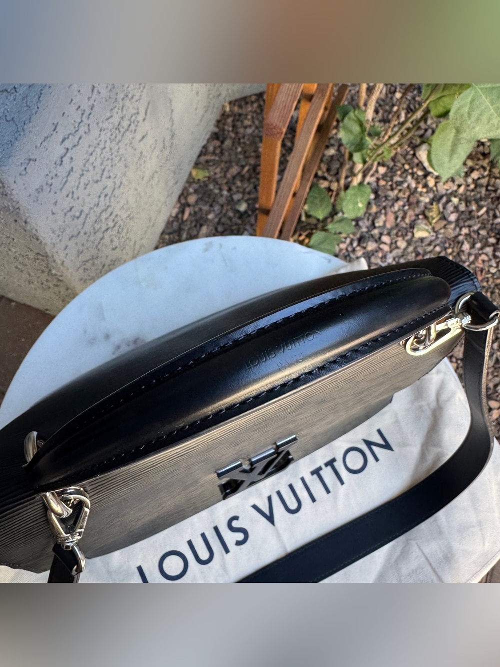 Louis Vuitton Epi Leather Grenelle MM Shoulder Bag - Picture 6 of 15